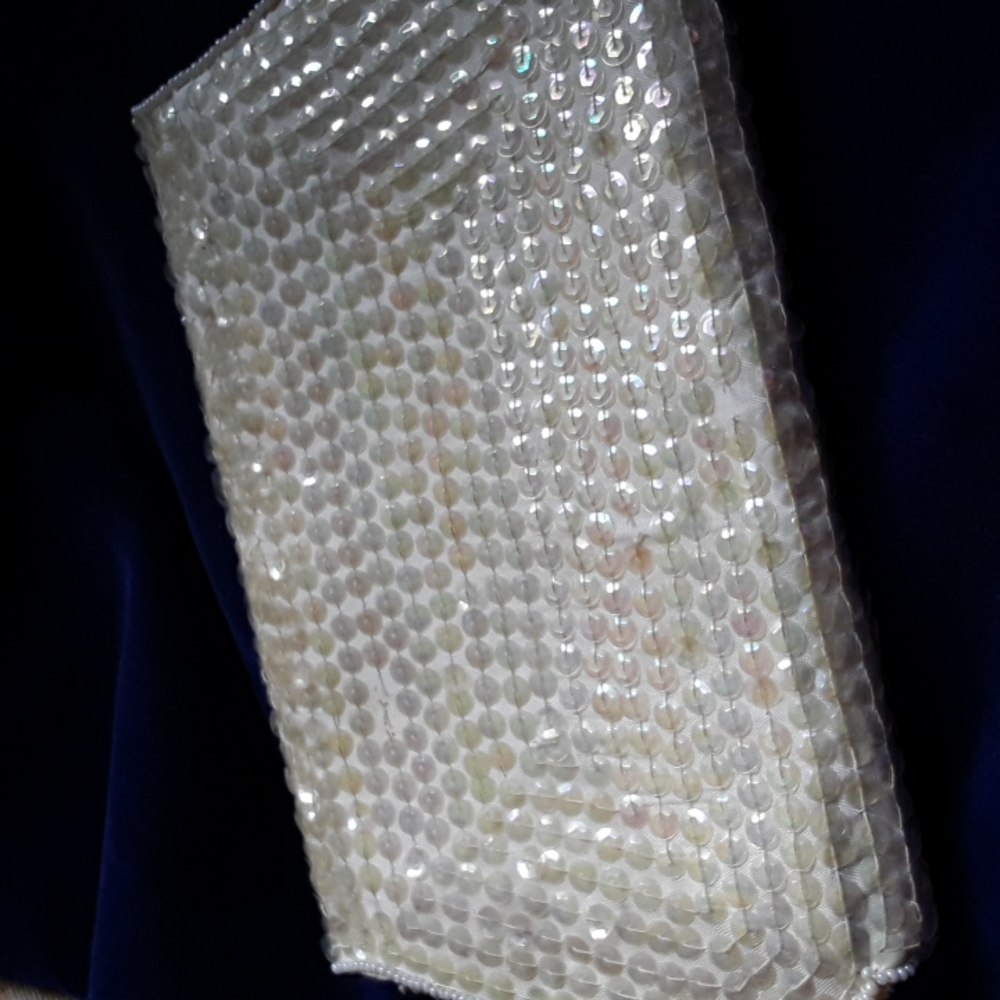 Purse - Picture 2 of 3